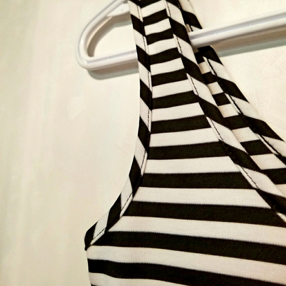 Black and White Stripe Dress - Picture 4 of 5